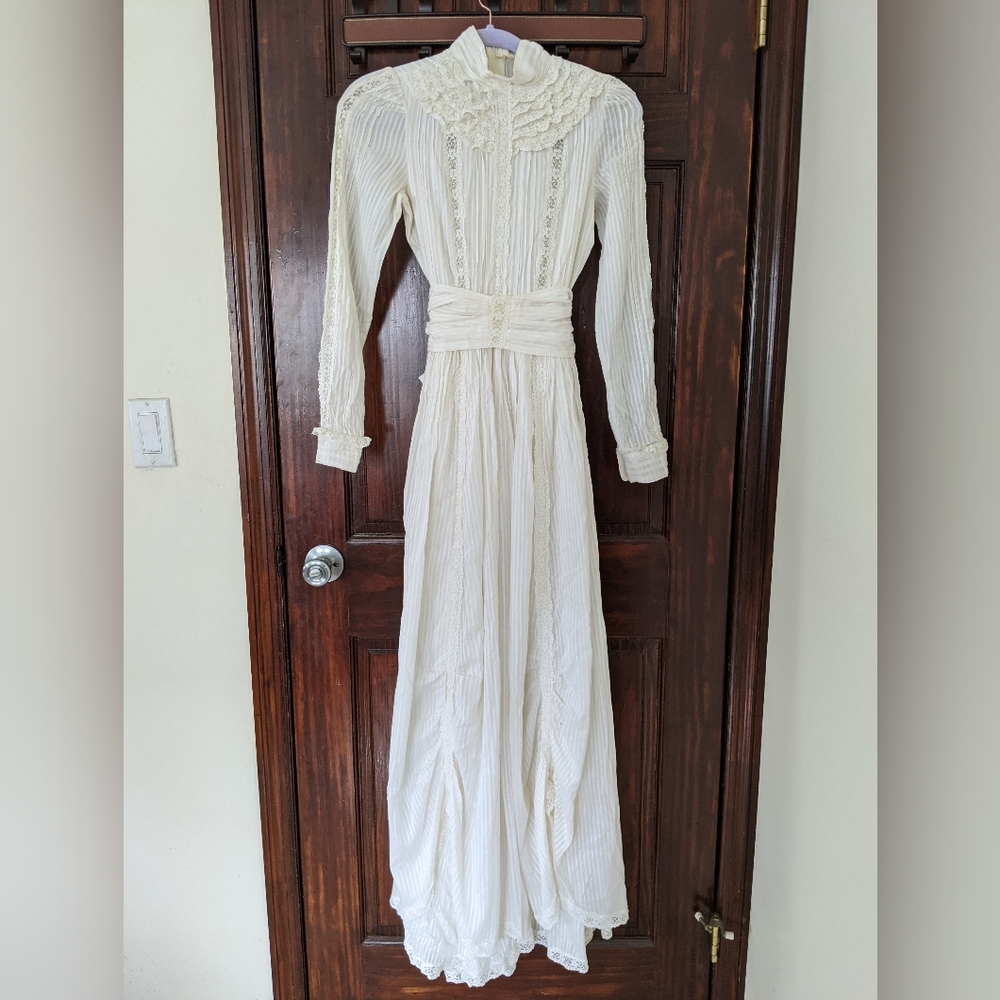 Vintage Laura Ashley Victorian Wedding Dress Size (8) Ivory Lace Pearl